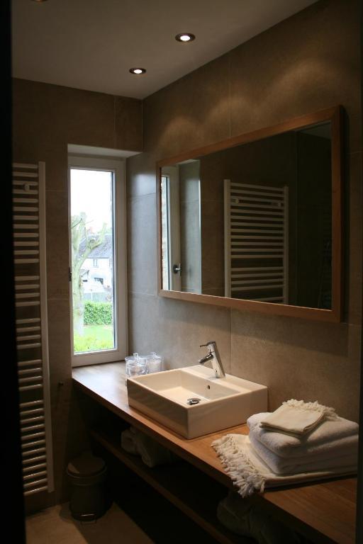 B&B La Chambre D'A Cote Aische-en-Refail Rum bild